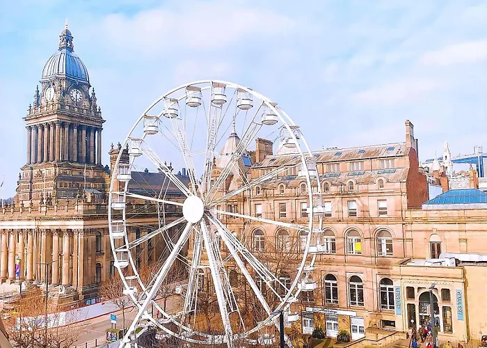 Stylish 2Br Apartment In Leeds City Centre With Town Hall Views
