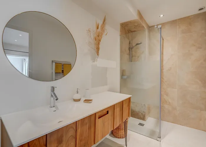 Ideal Bnb, Luxury Apartments