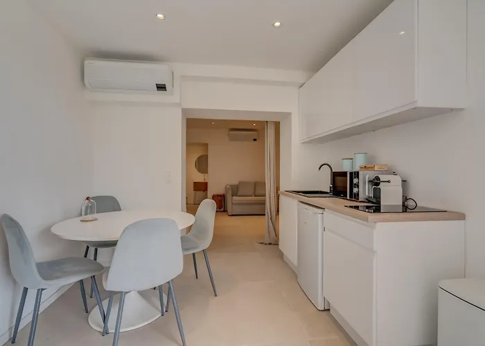 Ideal Bnb, Luxury Apartments