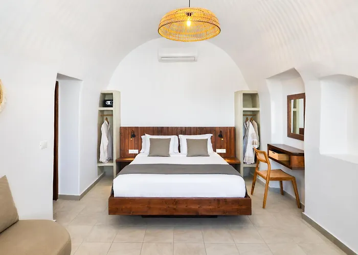 Santorini Rooftop Hot Tub Suite With Panoramic Views