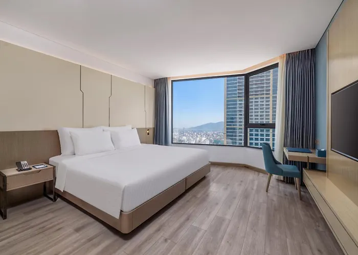 Awaken Da Nang Hotel