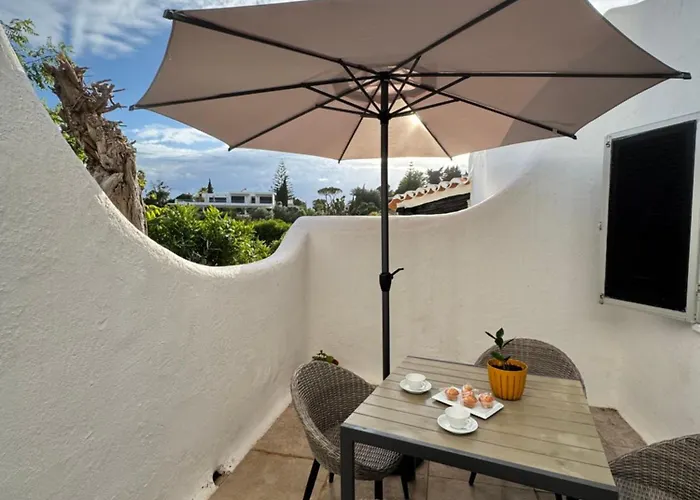 Villa Valentina-Sunny 2 Bedroom House With Pool