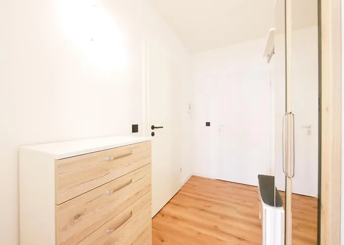 61 M2 Erdgeschosswohnung Mit Eigenem Parkplatz Vorm Haus