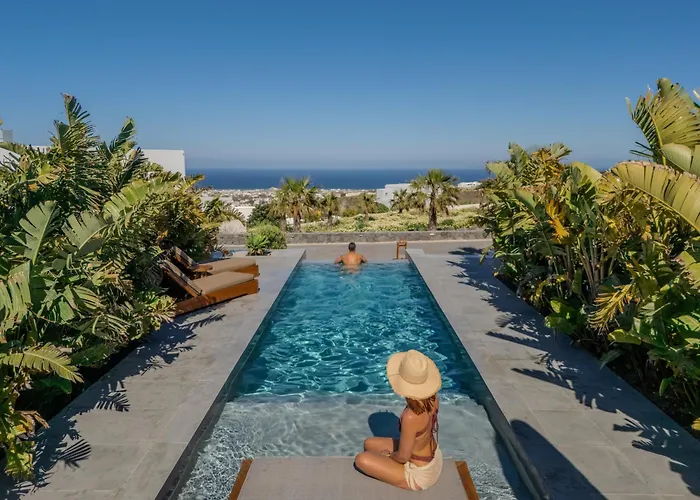 Numa Santorini