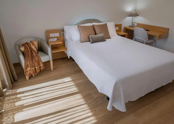 Monica Hotel