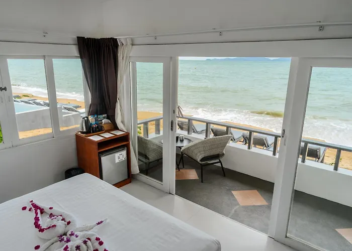 The Cosy Maenam Beach Resort