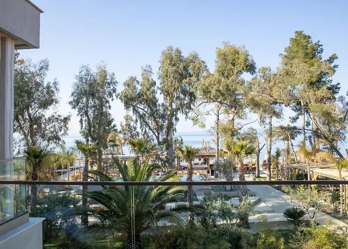 Mako Sea & Suites