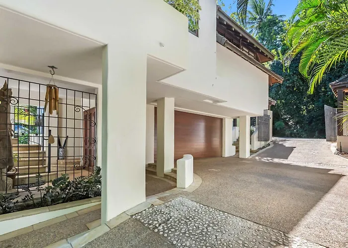 Monsoon Villa A - Central Balinese-Style Pool Oasis