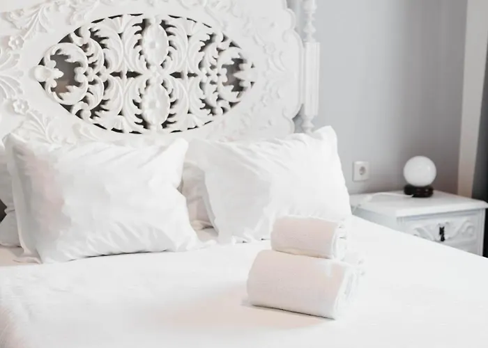 Anoitecer Itinerante Al - Vintage Bedrooms By Lethes Legacy