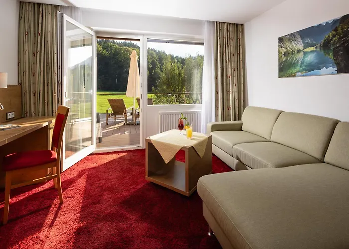 Alm- & Wellnesshotel Alpenhof