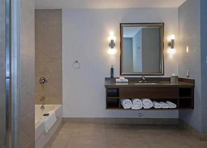 Doubletree By Hilton West Edmonton
