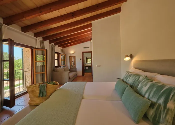Hotel Rural Es Riquers