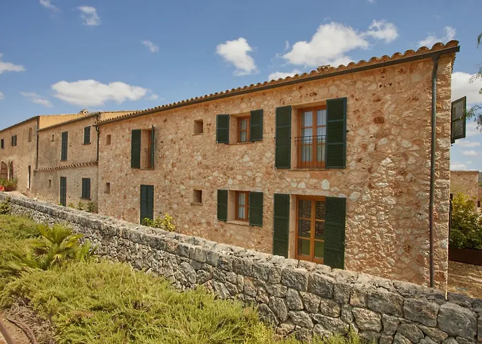Hotel Rural Es Riquers