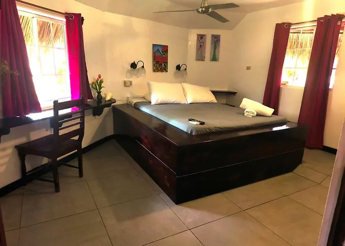 Paraiso Beach Hotel