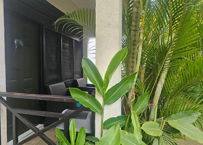 Roots Cafe Negril Rooms