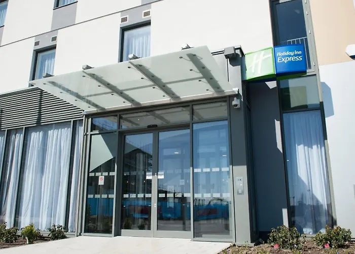 Holiday Inn Express Aberdeen Airport By Ihg