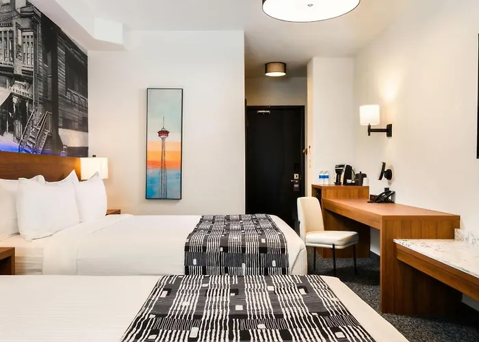 Acclaim Hotel By Clique