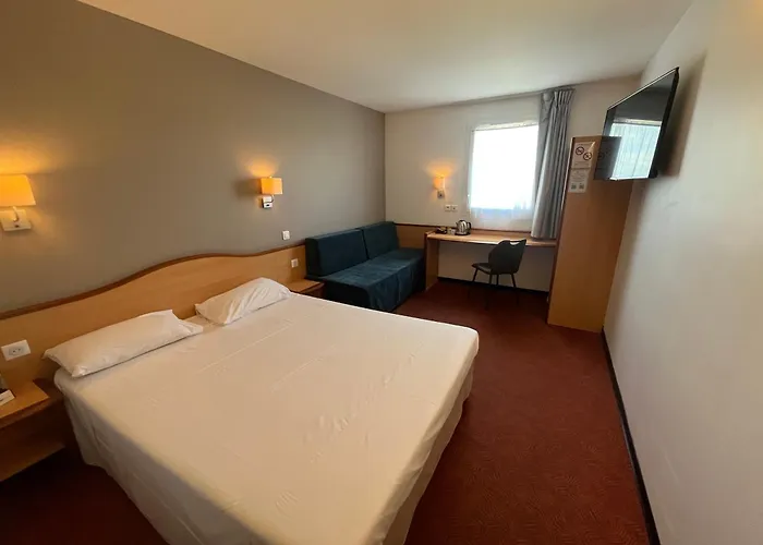 Brit Hotel Confort Montauban