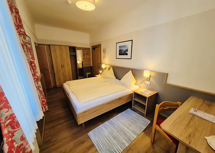 Hotel Lebzelter