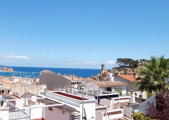 Lets Holidays Big Terrace House And 2 Parking