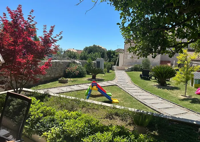Apartmani Dora I Kati