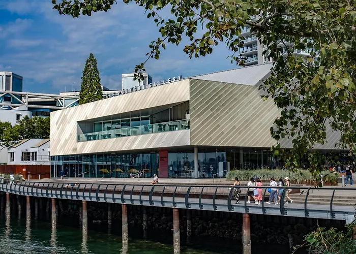 Coast Lonsdale Quay Hotel