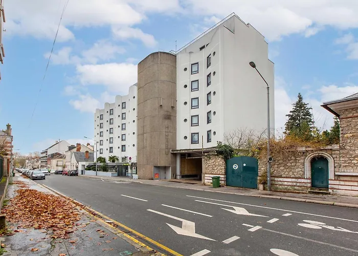 B&B Hotel Orleans Centre Foch