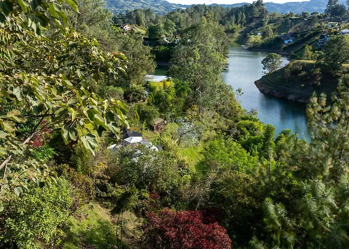 Domus Glamping Guatape