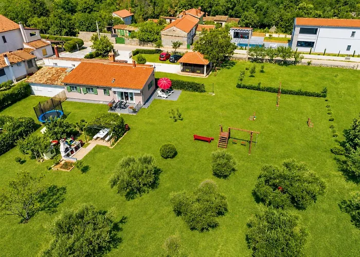Family Friendly House Kacana - Garden & Bbq - Happy Rentals