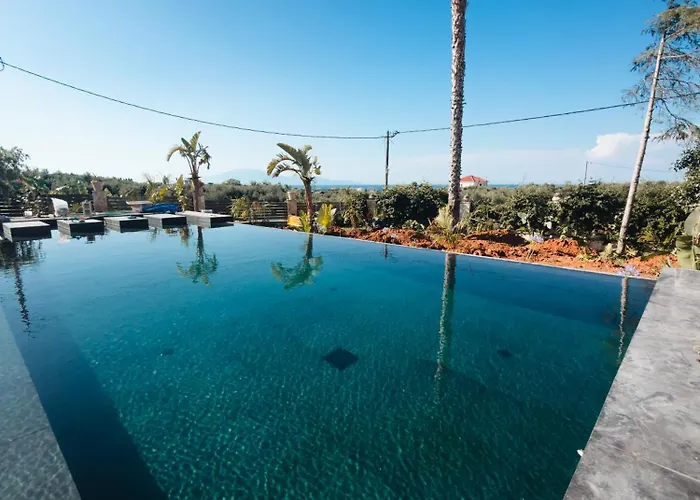 Theros Mansion 5Br Mansion Sky Villa 360 Views, Infinity Pool & Jacuzzi Spa