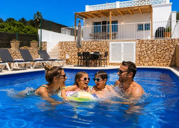 Hermosa Casa Con Piscina Cerca De La Playa De Punta Prima