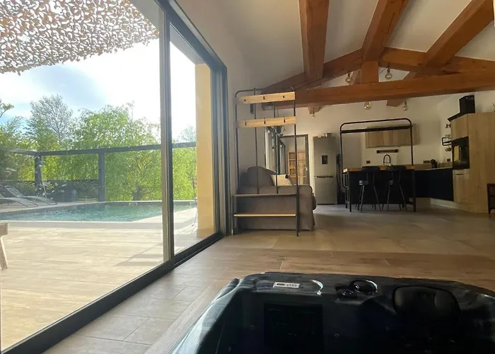 Un Petit Coin De Bali Avec Spa Et Piscine Prives