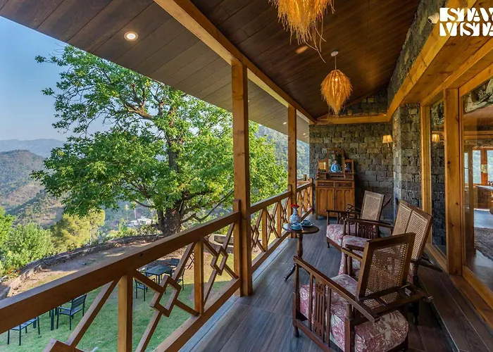 Stayvista'S Mountain Mirage - 4Bhk Mountain-View Villa With Home Theatre