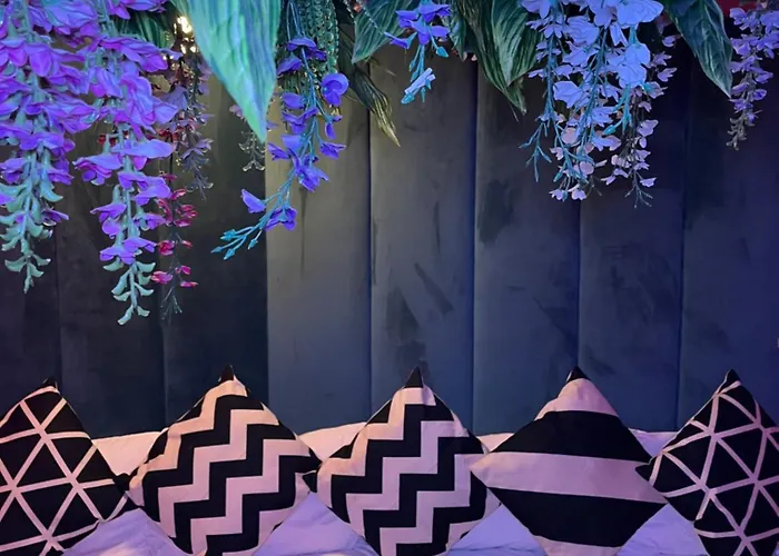 Manchester'S Only Private Party Suite For 12 With Makeup Room