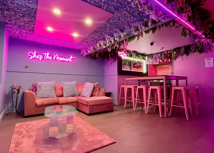 Manchester'S Only Private Party Suite For 12 With Makeup Room