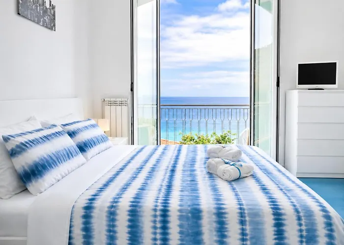 Vista Mare, Netflix & Ac - Smeraldo Apartment