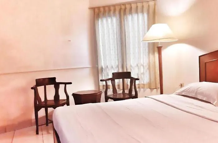 Alexander Hotel Tegal