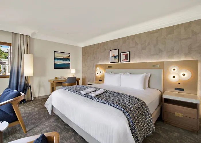 Best Western Plus Sunset Plaza Hotel