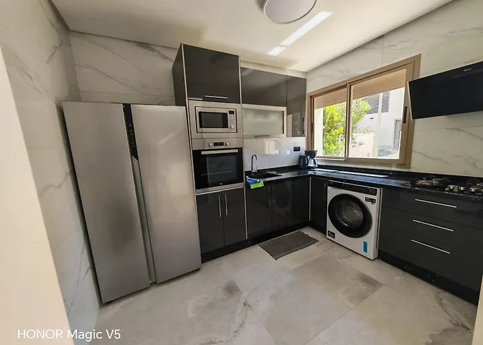 Maison De Luxe Dans Une Residence Fermee Avec Piscine Communautaire & Free Parking,Nr 63 A Marina