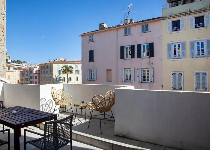 Appartements Rue Bonaparte, Quartier Citadelle Place Foch