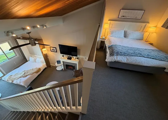 Oceanfront Studio With Loft - Amazing Views!