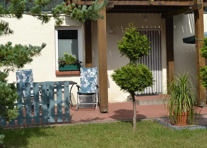 Neue Moderne Ferienwohnung, Separater Eingang, Seenaehe