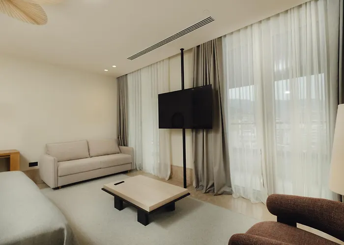 Infinity Hotel & More