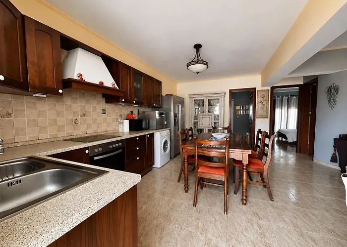 Sunny Retreat - Kefalos Stay With Patio Parking & Gym