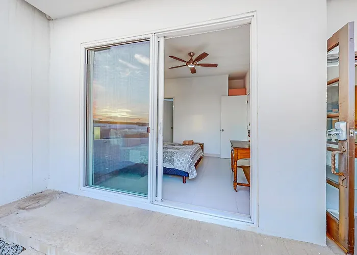 Dog-Friendly Villa With Heated Outdoor Pool, Hot Tub, Streaming, Balcony, Grill