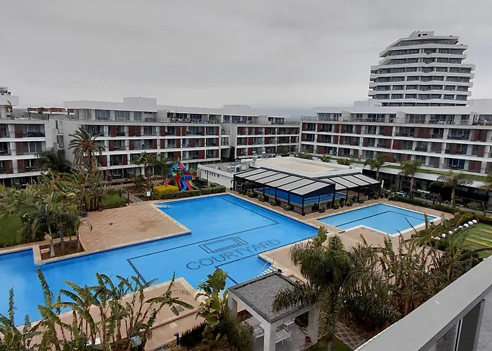 Courtyard Long Beach Holiday Resort