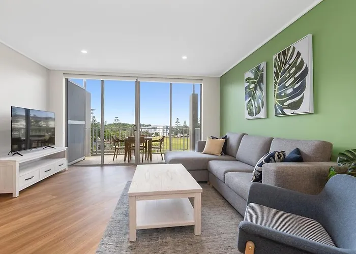 Salt Beach Apartments Hosted By Holiday Management Co