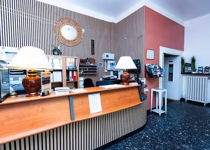 Hotel Cesar Nimes Centre Historique & Gare