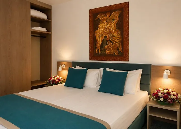 Central Plaza Hotel---Free Parking