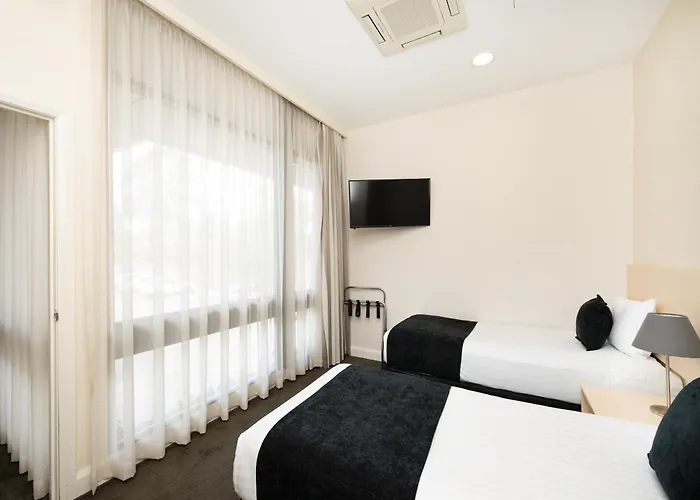 Belconnen Way Hotel & Serviced Apartments